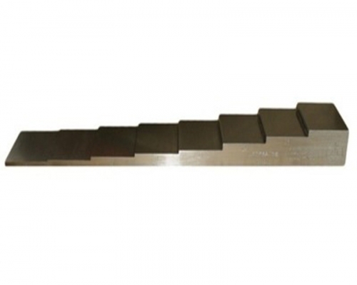 Twin-crystal straight probe test block for comparison and step test block