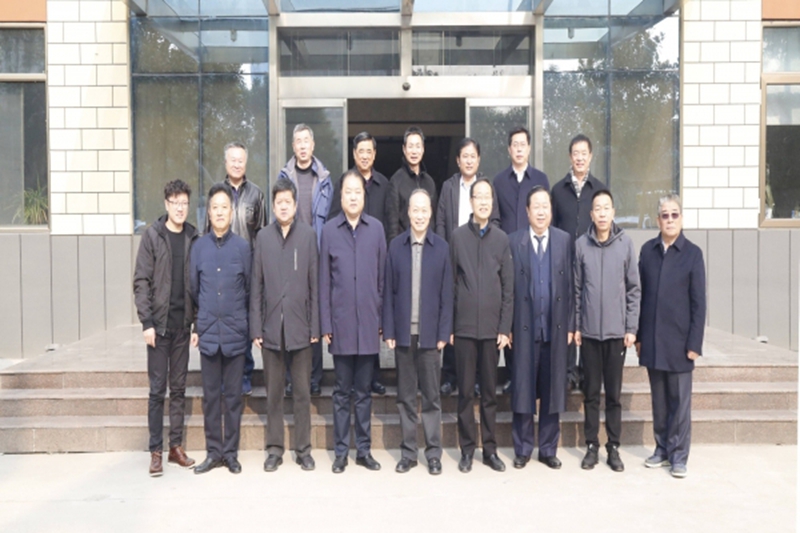 濟(jì)寧市機(jī)械行業(yè)協(xié)會(huì)2019年第三次會(huì)長(zhǎng)辦公會(huì)在我公司召開