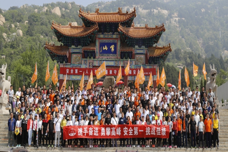 Bring together the momentum of innovation and development to create a century-old Ruixiang brand